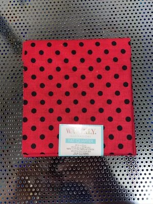 Lunares negros sobre amapola (rojo) 100 % tela de algodón - cuarto de grasa Foto 1 de 2