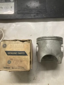 NOS Yamaha OEM 85.25 1st O/S Piston IT400 YZ400, 510-11635-05, see description - Picture 1 of 2