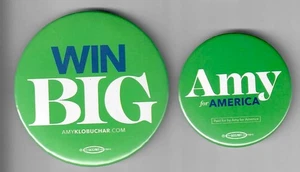 Ein Paar offizielle Amy Klobuchar Präsidentschaftskampagne Buttons von 2020 - Bild 1 von 1