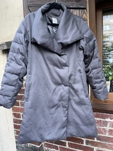 PLEATS PLEASE ISSEY MIYAKE Avantgarde wattierter Steppmantel grau Größe 5 - Bild 1 von 24