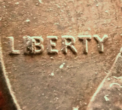 1995 Lincoln Penny Cent DIE CHIP at LIBERTY Mint Error - Image 1 of 4