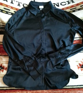 A NEW DAY NWT BUTTON FRONT SIZE S BLACK SILKY POLYESTER CUFFS COLLAR HIDDEN BUTN - Picture 1 of 7