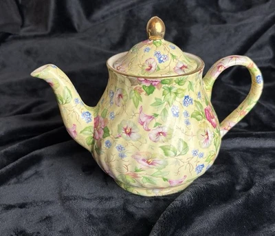 Tetera Arthur Wood England Chintz amarilla con flores / adorno dorado porcelana de hueso Foto 1 de 4
