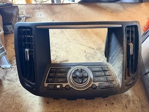 10-13 INFINITI G37 G35 FX35 EX35 INFO GPS Screen Radio Trim & Vents CONTROLS - Picture 1 of 4