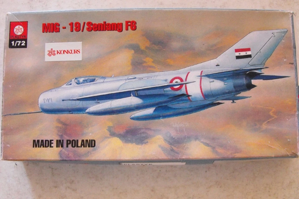 KIT SCALA 1/72 PLASTIK COD. S-110 MIG-19 / SENIANG F6 - Immagine 1 di 1