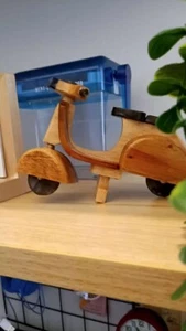 Central Teak Wood Miniature Crafts - Vespa Decorative Display Ornaments #hh - Picture 1 of 5