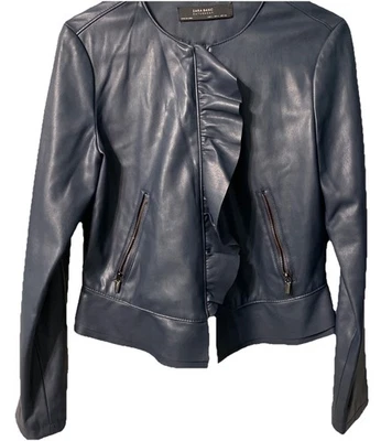 Chaqueta Zara Basic Para Mujer Grande Azul Marino Imitación Cuero Volantes Cremallera Completa Calce Ajustado Foto 1 de 4
