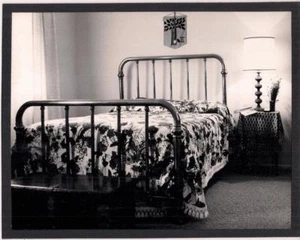 Comodino letto ottone camera da letto 28404 unità universale Warren MI 1973 foto Darst - Foto 1 di 1