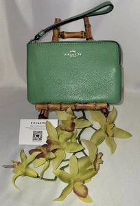 Bracciale Coach nuovo con etichetta morbida pelle verde ciottolato cerniera angolare logo argento/hardware  - Foto 1 di 5