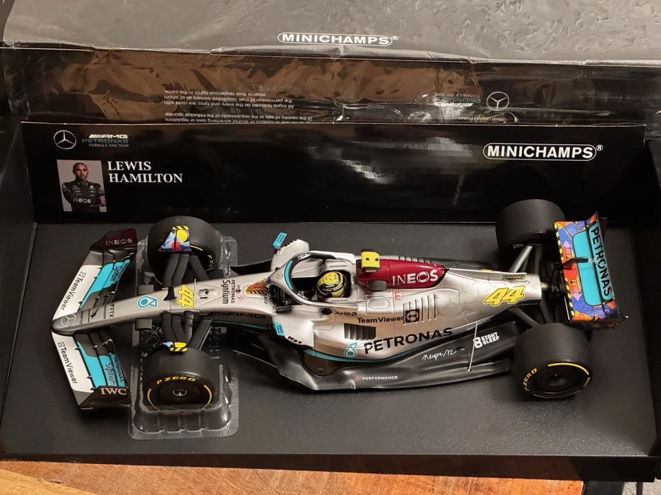 1:18 Hamilton Mercedes-AMG F1 W13 2022 Miami GP Minichamps - Bild 1 von 4