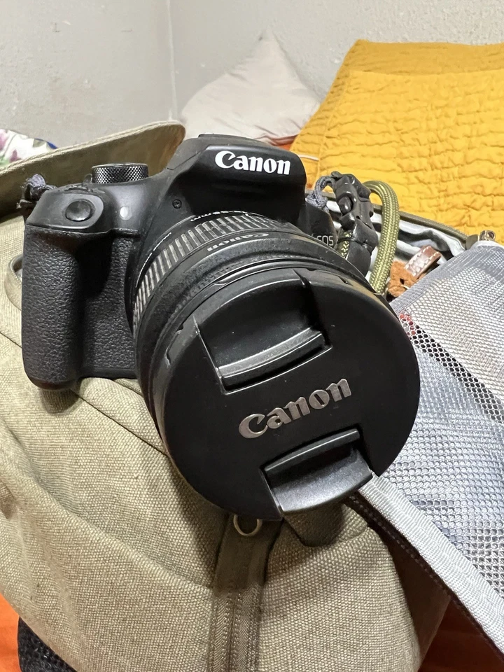 Canon rebel t3 eos 1100D 相机, 18-55mm 镜头, 含用品(读描述) — 第 1/4 张图片