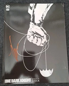 BATMAN: ONE DARK KNIGHT BOOK ONE BATARANG VARIANT SIGNED BY JOCK FREE UK P&P VF+ - Picture 1 of 3