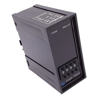 Eagle Signal DG203A6 Electronic Reset Timer, 4-Digit, 120VAC, 1/8 DIN Panel - Image 1 of 4