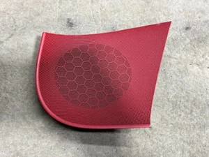 Audi TT 8J Lautsprecherabdeckung Fahrerseite rechts oben rot 8J0035410 - Bild 1 von 9