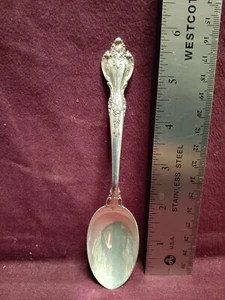 Lunt Sterling DELACOURT TEASPOON 6 1/8" 36 grams no monogram - Picture 1 of 4