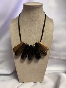 Collana vintage Chicos Choker corde in pelle nera con più pietre sospese lucite - Foto 1 di 12