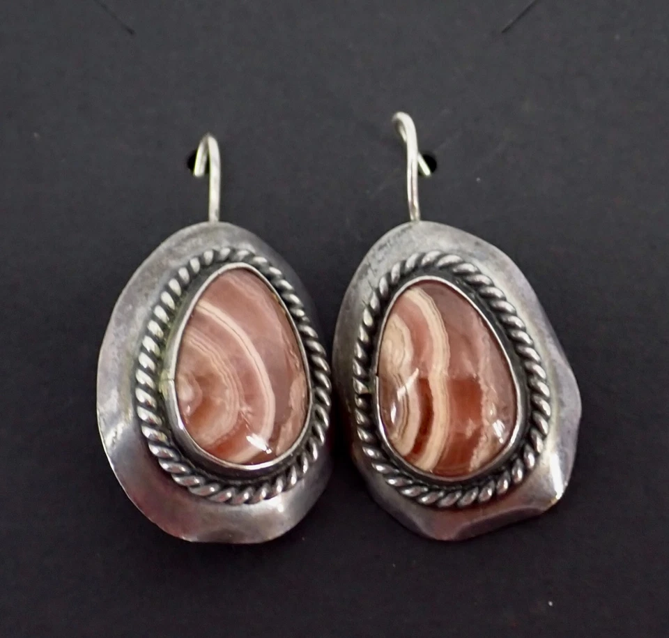 Brincos de prata esterlina com armação de corda de pedra rodocrosita vintage navajo 1,35" - Imagem 1 de 4