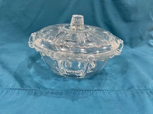 Plato de caramelo vintage con cuentas de vidrio transparente de 7" con tapa KIG Indonesia Oyster Pearl - Imagen 1 de 7