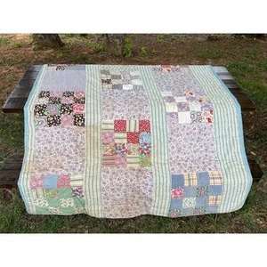 Vintage Quilt handgenäht Futtersack Baumwollstoffe Reparatur Schneider 61x70" Bauernhaus - Bild 1 von 9