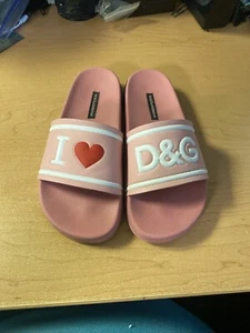 Dolce & Gabbana Pool Logo Slides - Picture 1 of 10
