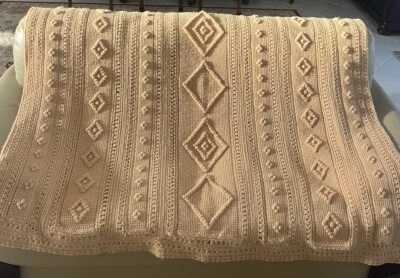 "Manta de cama vintage afgana bobble diamonds tejida a mano de lana 57""x53""" Foto 1 de 4