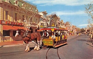 #H2030 POSTAL DE DISNEYLANDIA, TRANVÍA TIRADO POR CABALLOS - Imagen 1 de 2