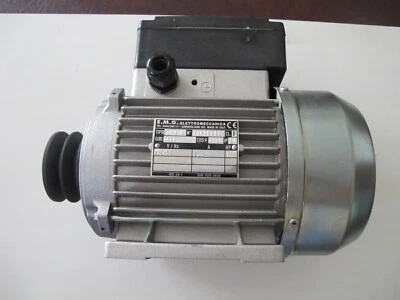 E.M.G Elettromeccanica 80/4 D MOTOR NEW 220V 60HZ - Image 1 of 4