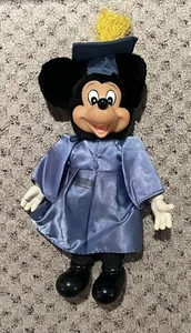 MICKEY MOUSE 1986 APPLAUSE GRADUATION W/ GOWN NWOT VINTAGE WALT DISNEY WORLD - Picture 1 of 3