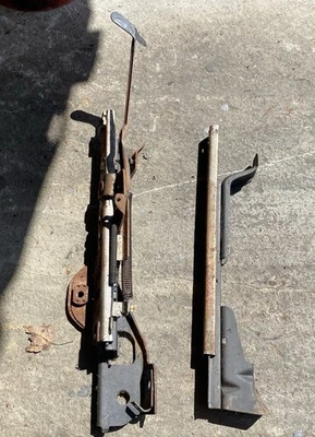 1983-1988 Ford Thunderbird Passenger Side Seat Track Mercury Cougar T Bird - Image 1 of 2