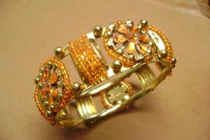 VINTAGE  WIDE SEED BEADED FLORAL ORANGE GOLD TONE INDIA BANGLE BRACELET - Picture 1 of 8