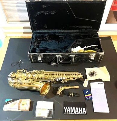 YAMAHA YAS 52  INTERMEDIATE ALTO SAXOPHONE WITH CASE AND EXTRAS LOOKS GREAT - Image 1 of 4