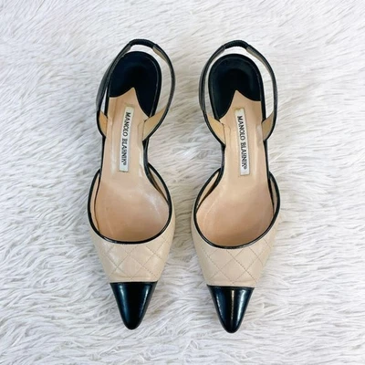 Zapatos de salón Manolo Blahnik negros beige acolchados charol talla 36/US 7F Foto 1 de 4