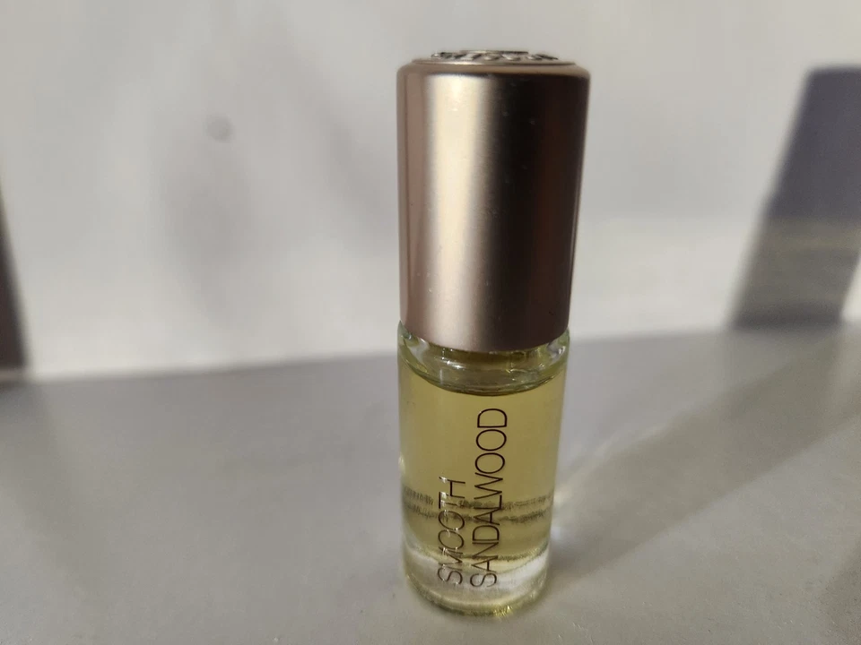 GAP Smooth Sandalwood Perfume Oil 0.1oz DISCONTINUED! RARE! NEW & UNUSED - Image 1 of 4