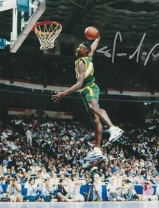 SHAWN KEMP SEATTLE SUPERSONICS ACTION SIGNED 8x10 - Picture 1 of 1