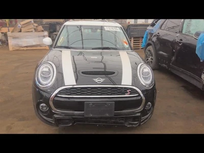 Driver Corner/Park Light Fog-driving Bumper Mounted Fits 20-23 CLUBMAN 6779014 - Image 1 of 4