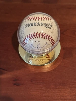 1985 Oakland A's Athletics ~ Team Signed Autographed MLB Baseball ~ No COA - Image 1 of 4