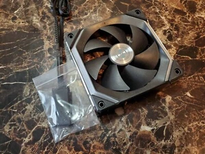 NEW Lian Li UNI FAN SL120 RGB 120mm V1 BLACK with pigtail wire single (x1 fan) - Photo 1/5