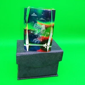Pisapapeles de vidrio arte ángel holográfico grabado multicolor de 2,25" - Imagen 1 de 9