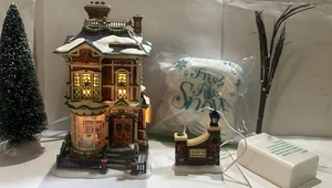 DEPT 56 DICKENS VILLAGE VICTORIAN FAMILY CHRISTMAS HOUSE #58717 - Picture 1 of 15