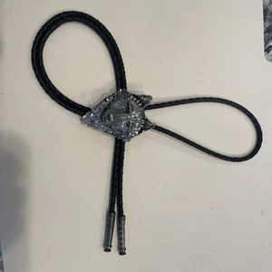 Wolf Head Bolo Tie Adjustable 36 inch Black Cord Antique Silver Made in USA - Picture 1 of 5