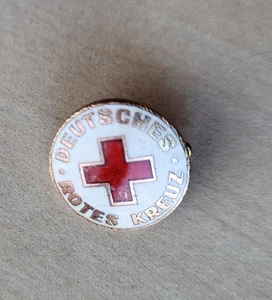 Vintage enamel Deutsches Rotes Kreuz Red Cross Medical brooch pin badge - Picture 1 of 2