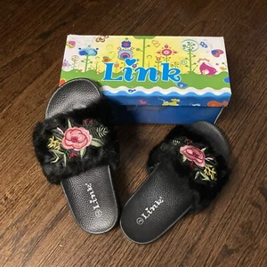 NEW! Girls Open Toe Sleepers Black Faux Fur Slides Fluffy Sandals FlipFlops Sz 2 - Picture 1 of 5