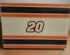 Tony Stewart #20.l Offizielle NASCAR Fanartikel - Glas Schneidebrett  - Bild 1 von 6