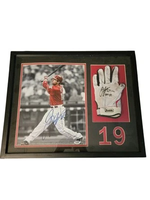 Joey Votto Signed Game Worn Glove & 11×14 Photo Custom Framed PSA/DNA READ!! 🔥 - Image 1 of 4
