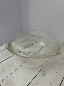 Cazuela redonda de vidrio transparente 024 PYREX de colección de 2 cuartos con tapa de 624 C C-9 hecha en EE. UU. - Imagen 1 de 3