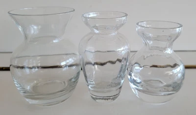 3 MINI JARRONES DANSK DE VIDRIO TRANSPARENTE PEQUEÑOS MEDIANOS GRANDES ACAMPANADOS TOPS Foto 1 de 4