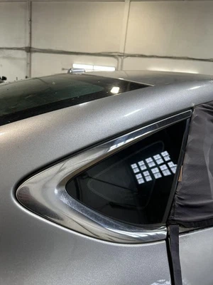 Used Right Quarter Glass fits: 2016 Chrysler 200 Sdn chrome trim Right Grade A - Image 1 of 4