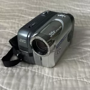 JVC GR-DA30U Digital Video Camera 30x Optical Zoom Sliding Monitor With Batt - Picture 1 of 8