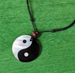 Echte Handarbeit Yin Yang Perlmutt Horn Muschel Anhänger Kette Sonne Liebe neu - Bild 1 von 3