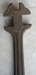 ANTIQUECAST IRON HORSE DRAWN WHEEL WRENCH BUGGY WAGON - Picture 1 of 5
